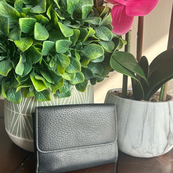 Fendi black leather wallet - Picture 3 of 14